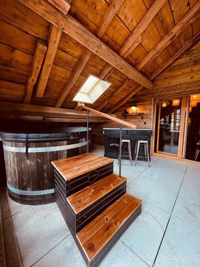Stone Lake Luxury Lodge 热拉梅 外观 照片
