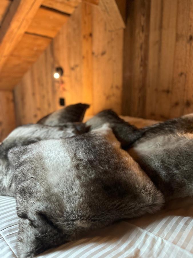 Stone Lake Luxury Lodge 热拉梅 外观 照片