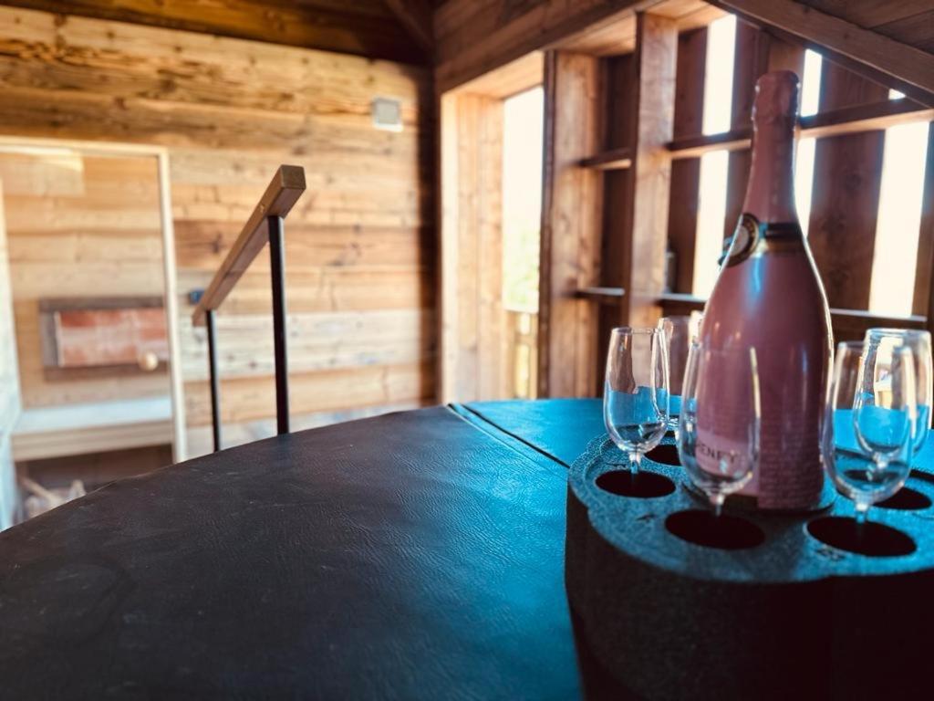 Stone Lake Luxury Lodge 热拉梅 外观 照片